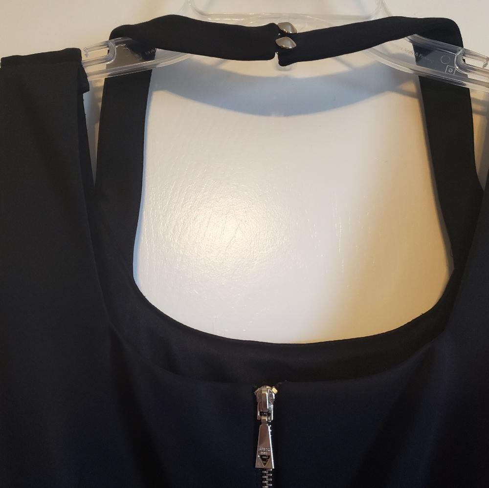 Black Dress - Picture 8 of 9